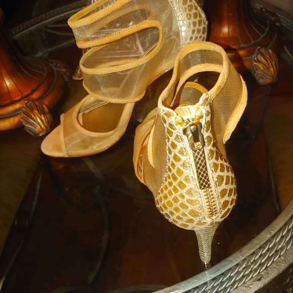 NEW DONALD J PLINER 8 M TAN & GOLD SNAKESKIN LEATHER MESH SANDAL HEELS - Picture 7 of 11